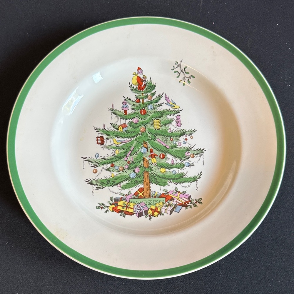 Spode Santa Christmas Tree Replacement Plate.  Made in England